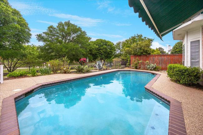 Swim in the pool and look out over the canal. | Image 40