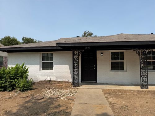 2506 Normont Cir, Fort Worth, TX, 76103-3216 | Card Image