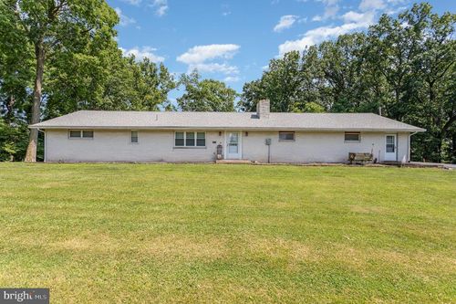 203 Ridge Rd, CARLISLE, PA, 17015-9275 | Card Image
