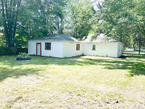 214 Court St N, Standish, MI, 48658-9417 | Card Image