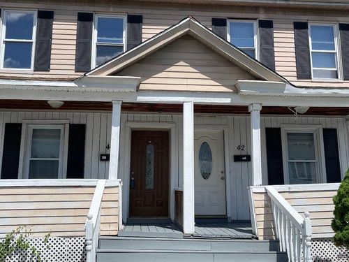 42 Hartford Ave, Enfield, CT, 06082-2906 | Card Image
