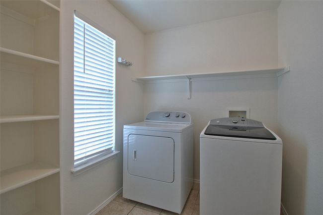 115 Remington Dr, House other with 4 bedrooms, 3 bathrooms and 4 parking in Kyle TX | Image 12