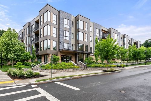 205-100 Linden St, Wellesley, MA, 02482 | Card Image