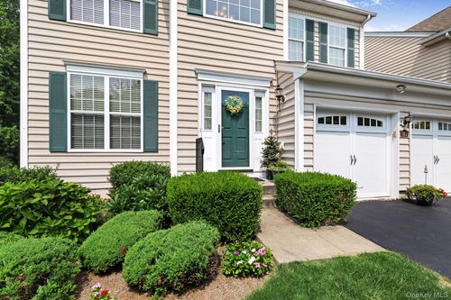 181 Stony Brook Rd, Fishkill, NY, 12524-2985 | Card Image