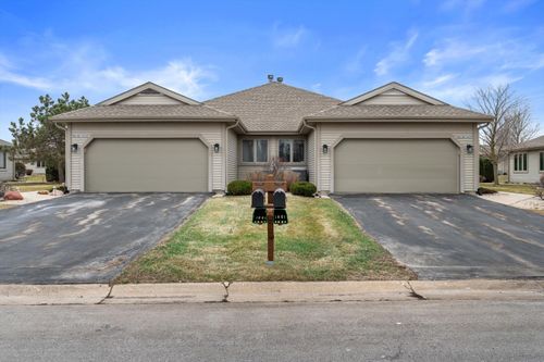 N81W17495 Shady Ln, Menomonee Falls, WI, 53051-3673 | Card Image