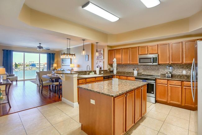 APT-304 - 600 Bayway Blvd, Condo with 3 bedrooms, 3 bathrooms and null parking in Clearwater FL | Image 11