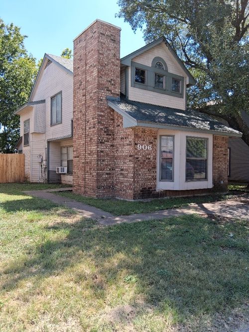 906 Fairbanks Cir, Duncanville, TX, 75137-4722 | Card Image