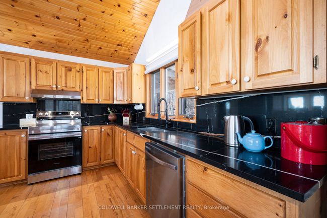743 Sherbrooke Dr, House other with 3 bedrooms, 2 bathrooms and 6 parking in Maberly ON | Image 9