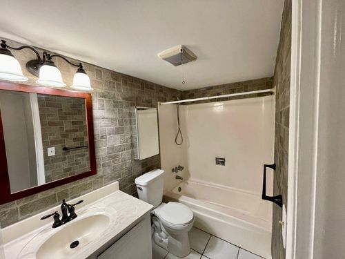 apt-7-511 W Kalmia Dr, Lake Park, FL, 33403-2204 | Card Image