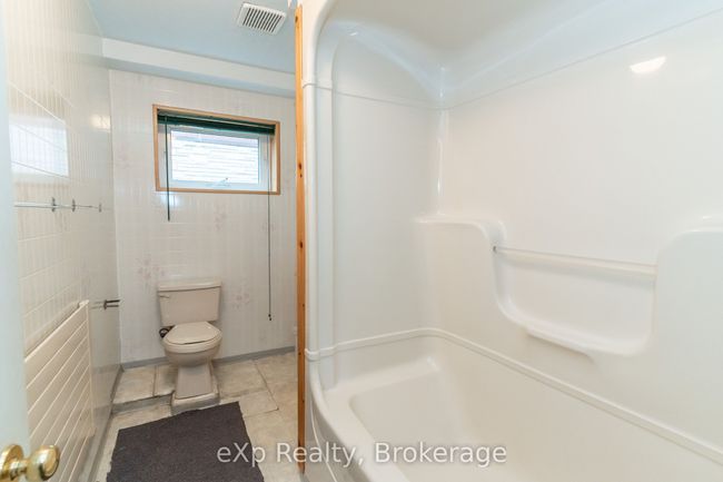 5331 Hwy 124 Highway, House other with 5 bedrooms, 4 bathrooms and 8 parking in Magnetawan ON | Image 25