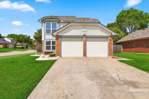 956 Sylvan Creek Dr, Lewisville, TX, 75067-4232 | Card Image