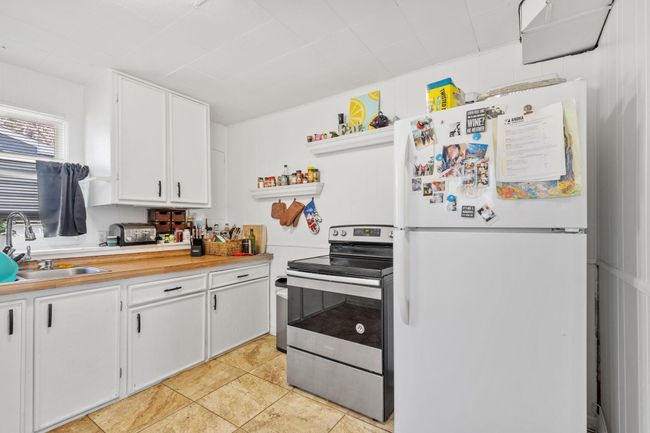 Kitchen - Lower Unit | Image 20