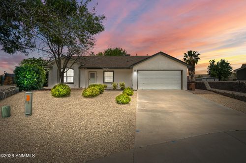 700 Scenic View Dr, Las Cruces, NM, 88011-8643 | Card Image