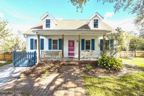 812 Monroe Ave, Carolina Beach, NC, 28428-4311 | Card Image