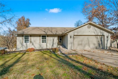 2 Wreston Ln, Bella Vista, AR, 72715-6916 | Card Image