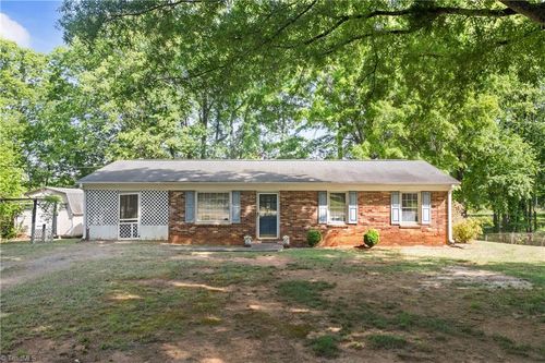 9241 Sahabi Road, Kernersville, NC, 27284 | Card Image