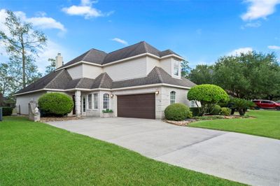 8231 Vaulted Pine Drive, House other with 3 bedrooms, 2 bathrooms and null parking in Humble TX | Image 1