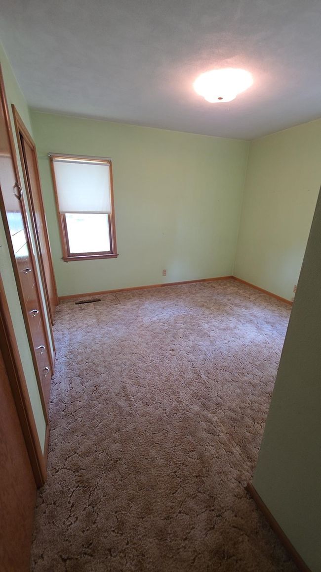 304 N Sleeper St, House other with 3 bedrooms, 2 bathrooms and null parking in Everly IA | Image 10