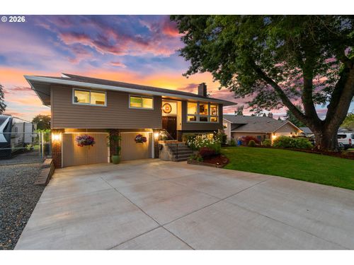 22985 Se Naomi Ct, Damascus, OR, 97089-8221 | Card Image
