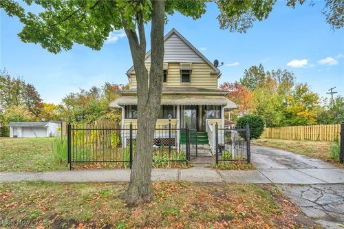 987 E 78th St, Cleveland, OH, 44103-2063 | Card Image