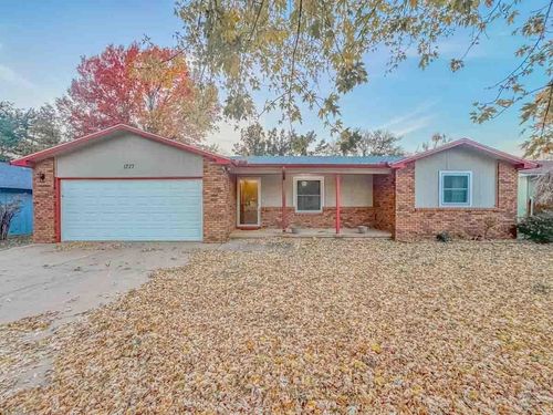 1727 N 10th St, Arkansas City, KS, 67005-1715 | Card Image
