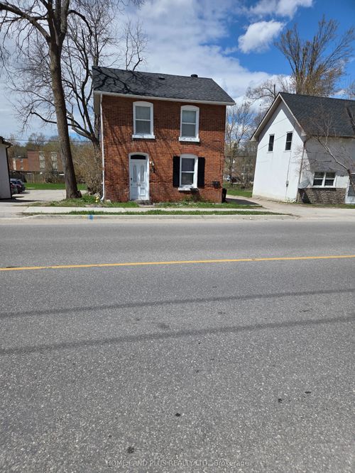 42 Penetang St, Barrie, ON, L4M1V6 | Card Image