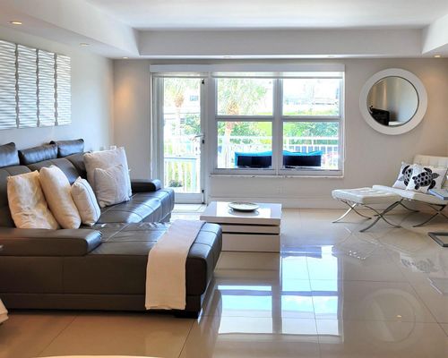 2b-3000 E Sunrise Boulevard, Fort Lauderdale, FL, 33304 | Card Image