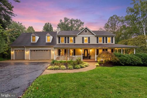 7154 Chesterfield Dr, WARRENTON, VA, 20187-4166 | Card Image