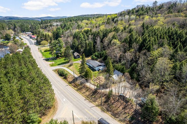 39220 Combermere Rd, House other with 5 bedrooms, 2 bathrooms and 2 parking in Combermere ON | Image 4