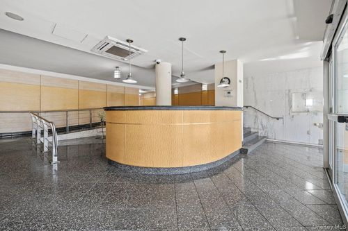 apt-8d-6135 98th St, Rego Park, NY, 11374-1463 | Card Image