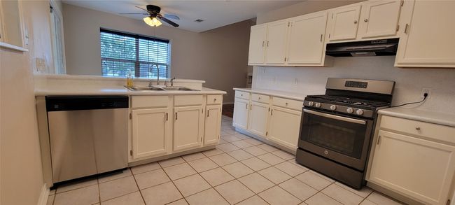 195 Cardinal Dr, House other with 3 bedrooms, 2 bathrooms and 6 parking in Paige TX | Image 10