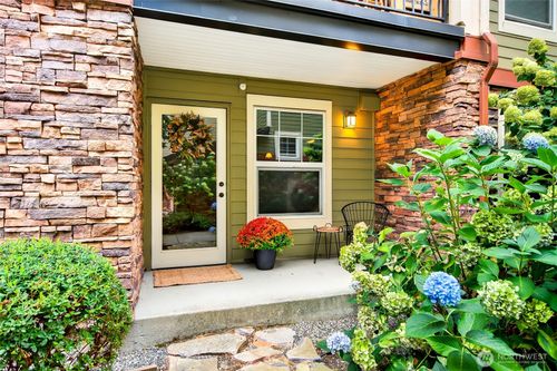 c111-680 32nd St, Bellingham, WA, 98225-6927 | Card Image