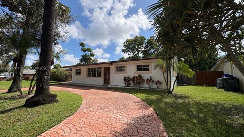 251-251 N 68th Ter, Hollywood, FL, 33024-7527 | Card Image