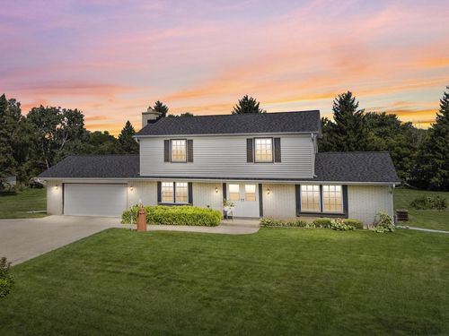 S41W27308 Timber Trail, Waukesha, WI, 53189 | Card Image