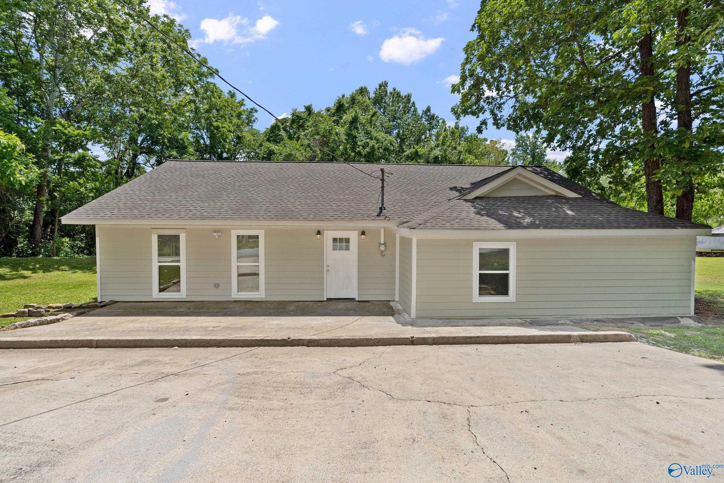 Goodman Rd, Huntsville, AL 35803 #1