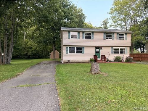 4890 Bussendorfer Rd, Orchard Park, NY, 14127-4311 | Card Image