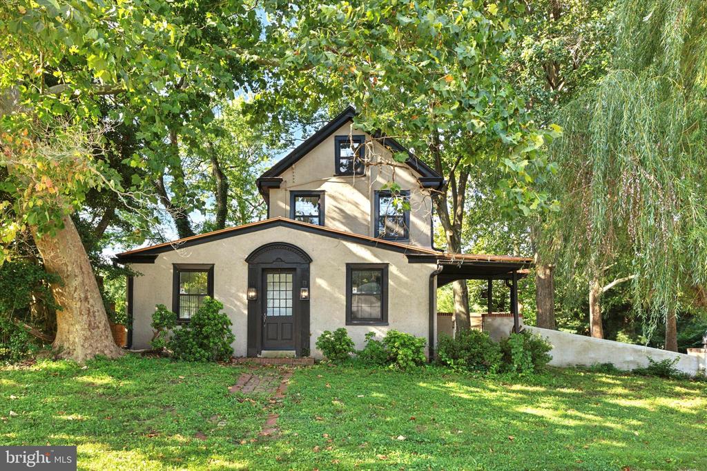 Orchard Ln, Norristown, PA 19401