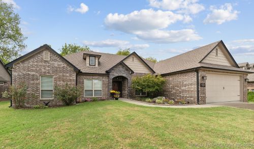 8355 Overlook Trail, Claremore, OK, 74019 | Card Image