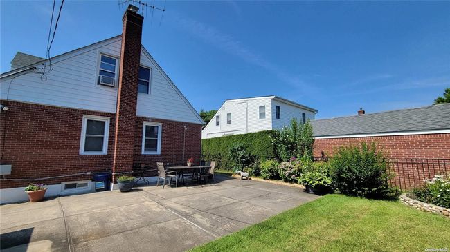 34 Evergreen Ln, House other with 4 bedrooms, 1 bathrooms and null parking in New Hyde Park NY | Image 32