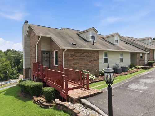204 Village Cir W, Dickson, TN, 37055-2964 | Card Image