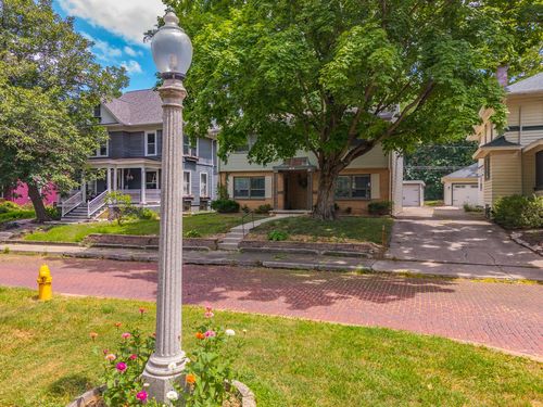 45 Whites Place, Bloomington, IL, 61701 | Card Image