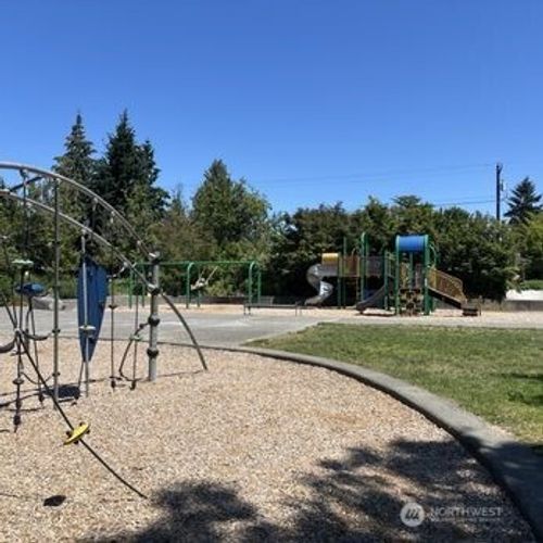 apt-41-722 N 85th St, Seattle, WA, 98103-3857 | Card Image