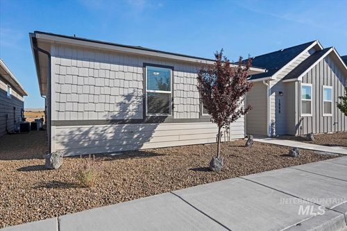 1889 Nw Enterprise St, Mountain Home, ID, 83647-1110 | Card Image