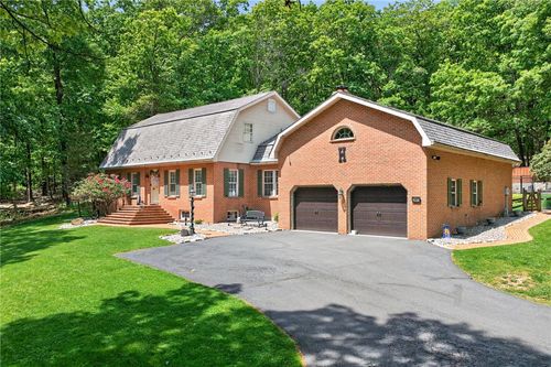 595 Walnut Ave, PEN ARGYL, PA, 18072-1268 | Card Image