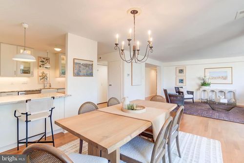 apt-302-4936 Sentinel Dr, BETHESDA, MD, 20816-3550 | Card Image