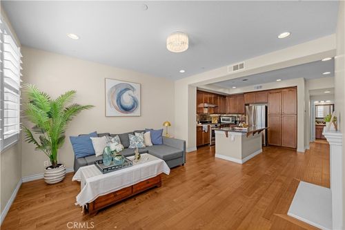 80 Full Moon, Irvine, CA, 92618-8843 | Card Image