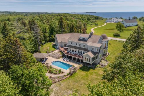 4 Cole Farm Dr, Scarborough, ME, 04074-8767 | Card Image