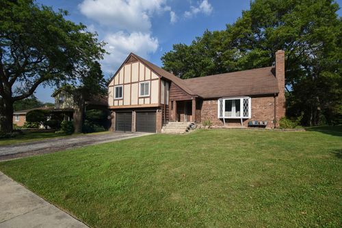 339 N Pioneer Rd, Waukegan, IL, 60085-3255 | Card Image
