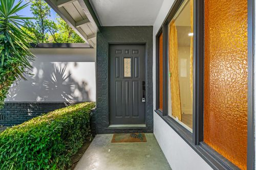 1305 Oakwood Dr, Modesto, CA, 95350-4848 | Card Image