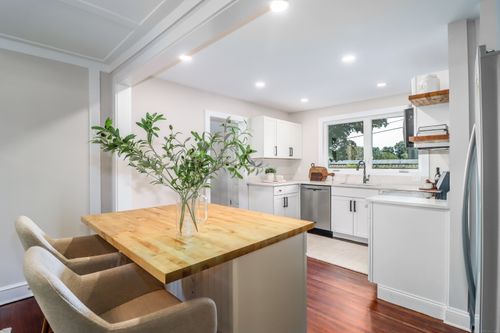 27 Obtuse Rd S, Brookfield, CT, 06804-3627 | Card Image